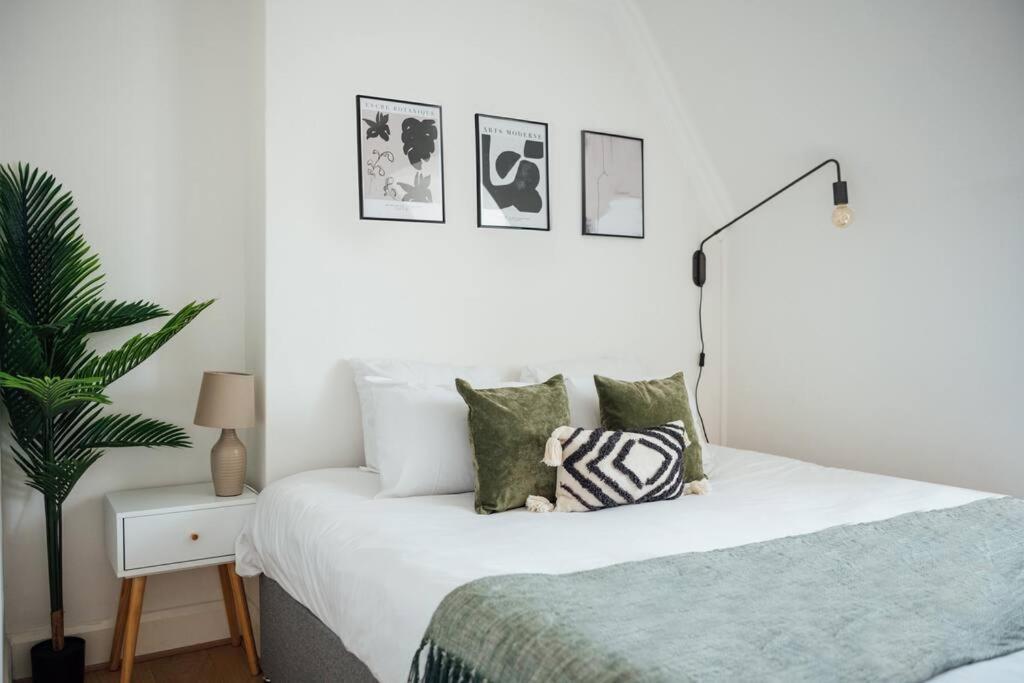 Charming 2 Bedroom Flat In The Heart Of Kings Cross, Londra Dış mekan fotoğraf