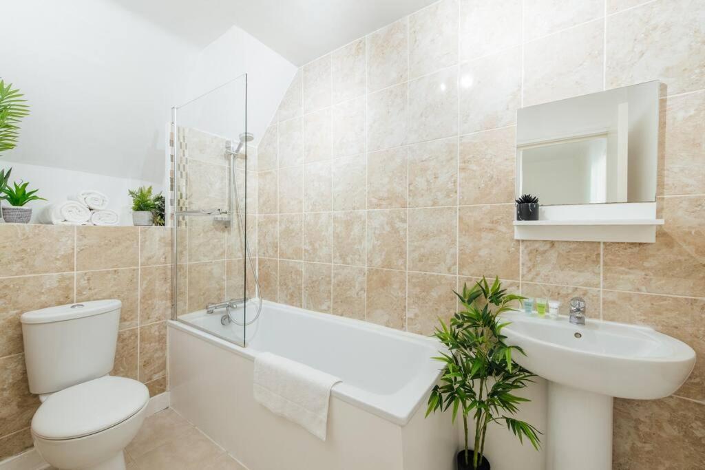 Charming 2 Bedroom Flat In The Heart Of Kings Cross, Londra Dış mekan fotoğraf