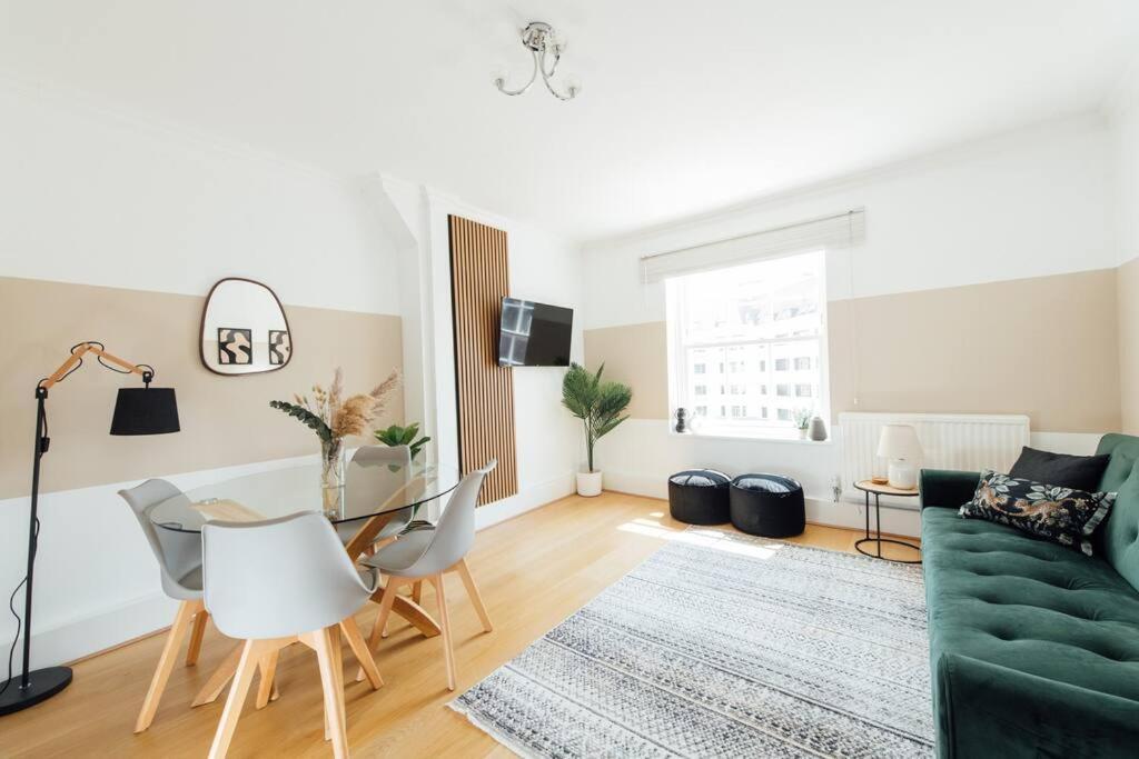 Charming 2 Bedroom Flat In The Heart Of Kings Cross, Londra Dış mekan fotoğraf