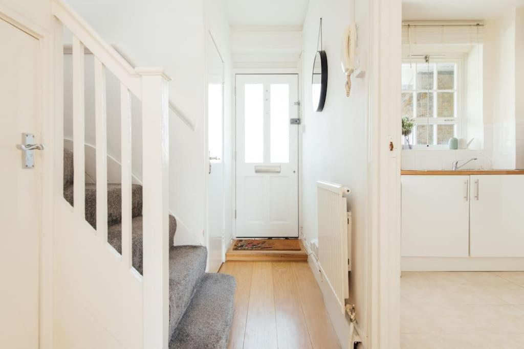 Charming 2 Bedroom Flat In The Heart Of Kings Cross, Londra Dış mekan fotoğraf
