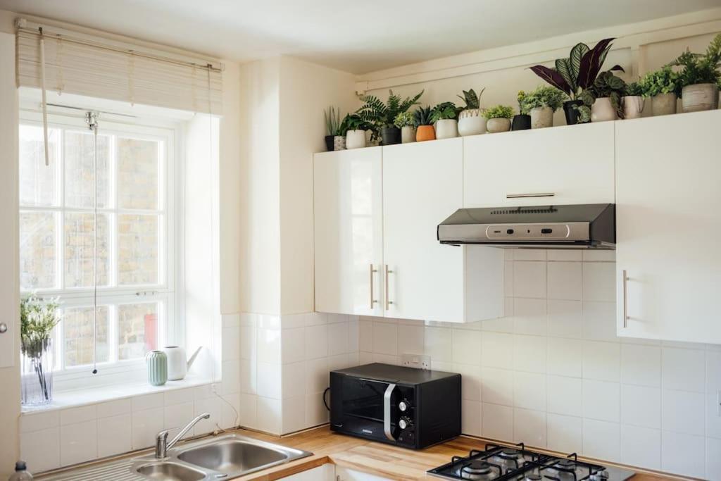 Charming 2 Bedroom Flat In The Heart Of Kings Cross, Londra Dış mekan fotoğraf