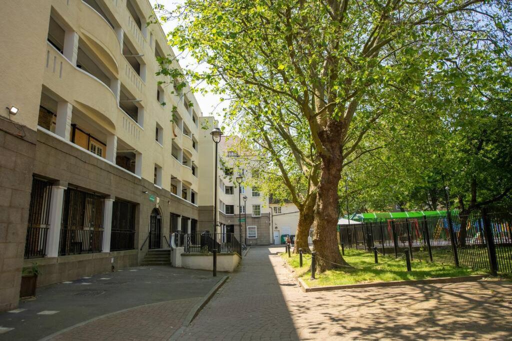 Charming 2 Bedroom Flat In The Heart Of Kings Cross, Londra Dış mekan fotoğraf
