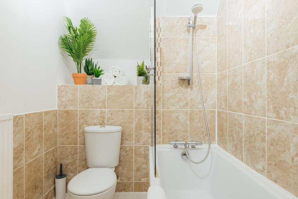 Charming 2 Bedroom Flat In The Heart Of Kings Cross, Londra Dış mekan fotoğraf
