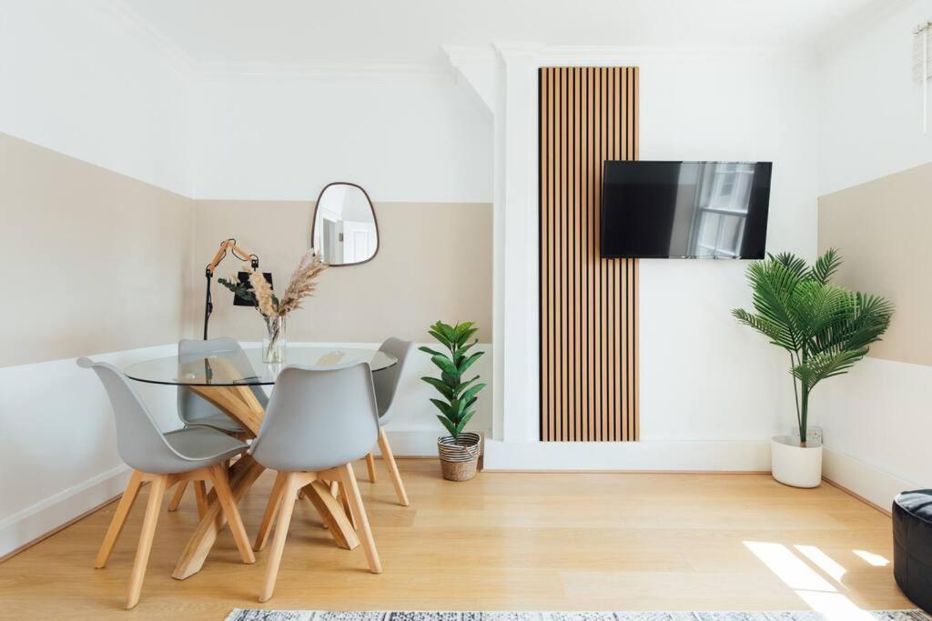 Charming 2 Bedroom Flat In The Heart Of Kings Cross, Londra Dış mekan fotoğraf